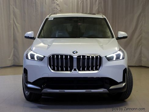 Used 2025 BMW X1 xDrive28i w/ Premium Package image 5