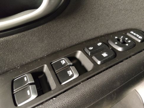 Used 2019 Kia Soul + image 27