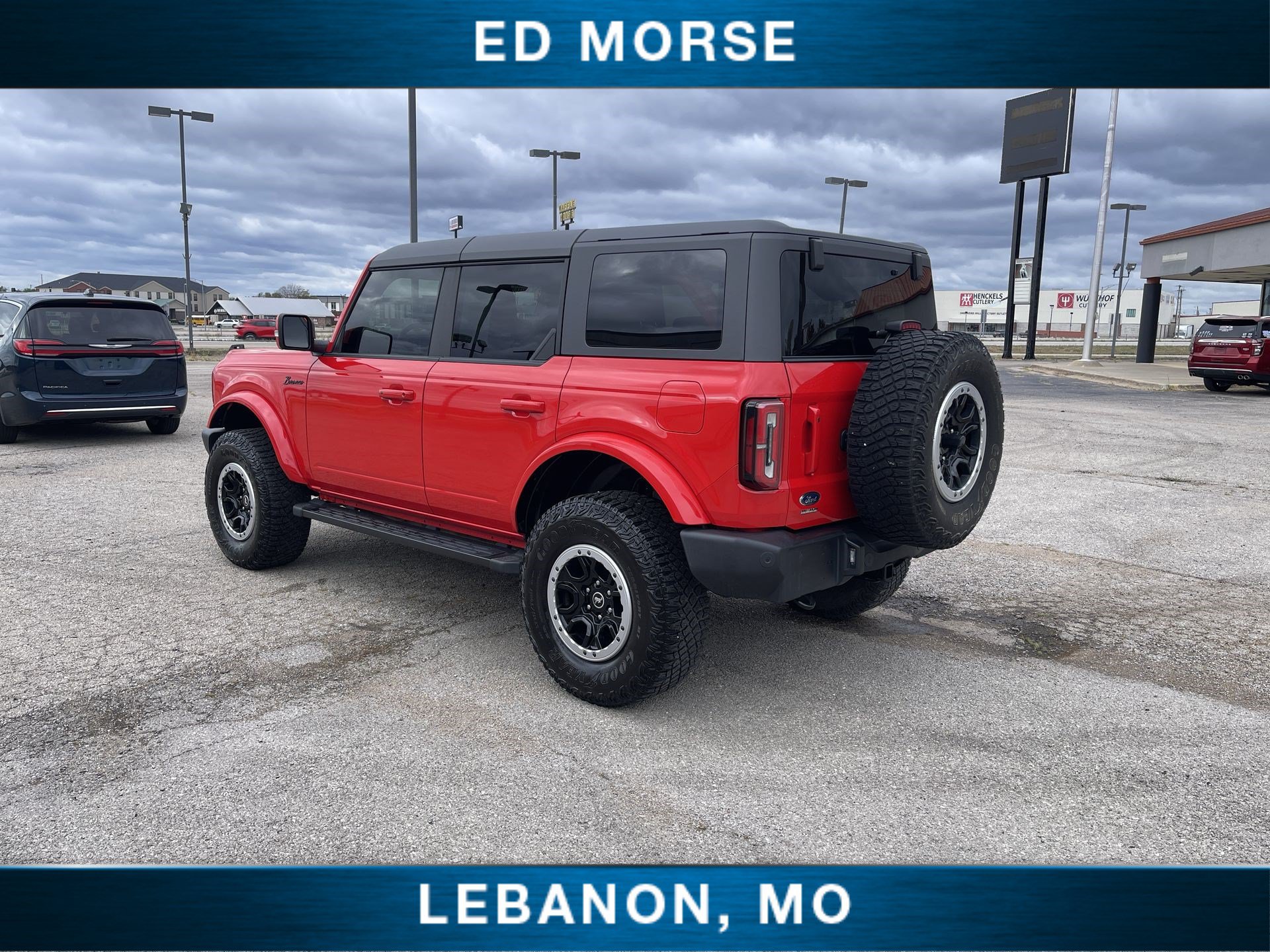 Used 2023 Ford Bronco Outer Banks AWD/4WD image 6