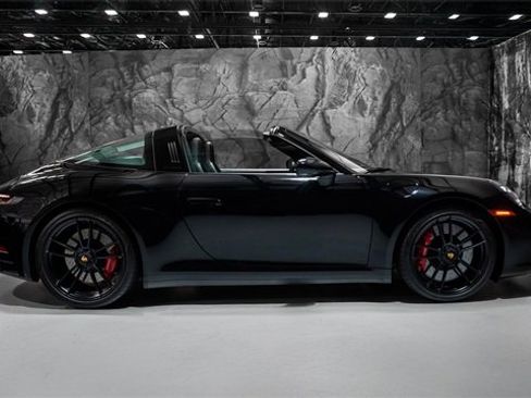 Used 2024 Porsche 911 Targa 4 GTS image 21