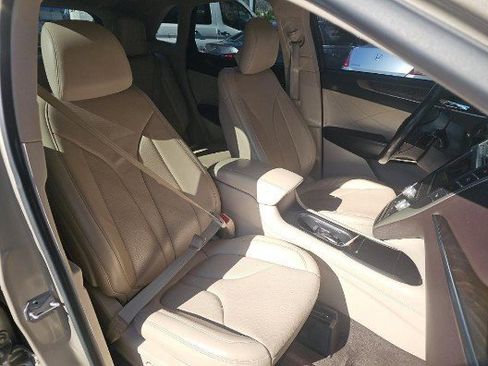 Used 2017 Lincoln MKC Reserve image 6