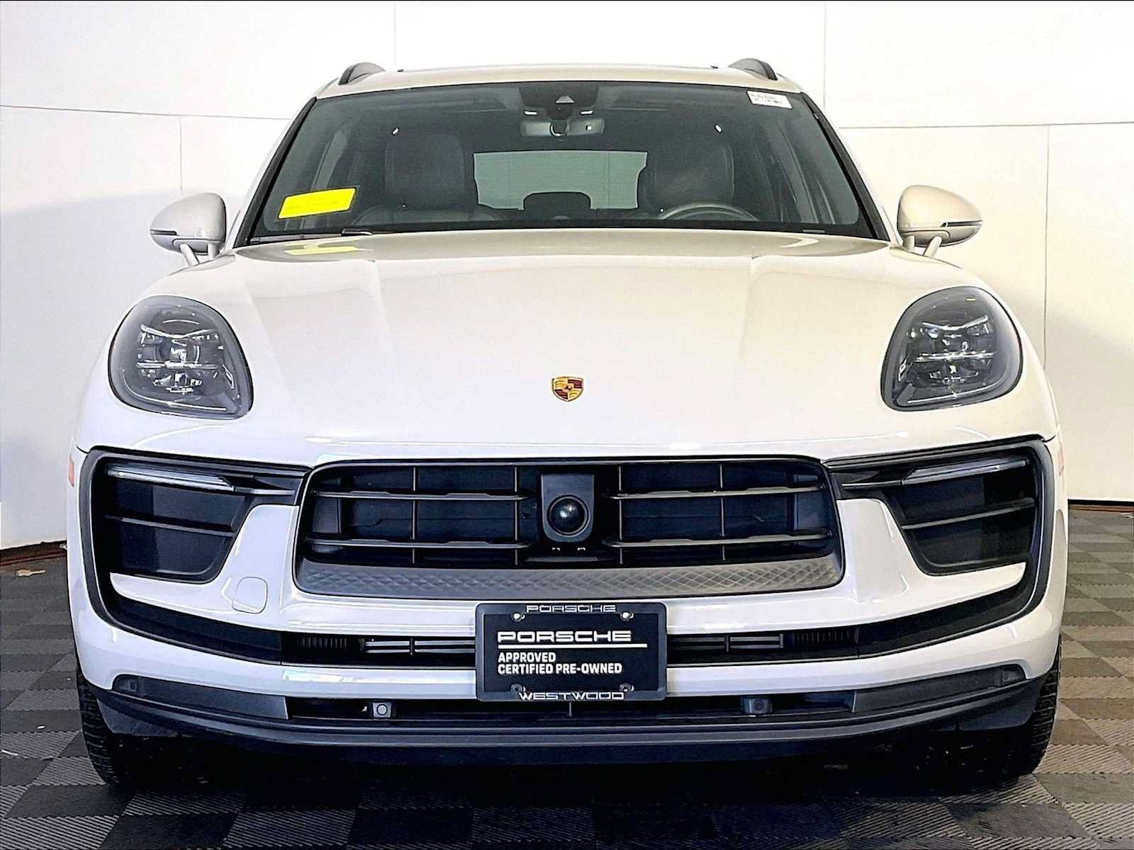 Certified 2023 Porsche Macan AWD/4WD image 10