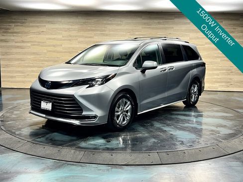 Used 2024 Toyota Sienna XLE w/ XLE Plus Package AWD/4WD image 5