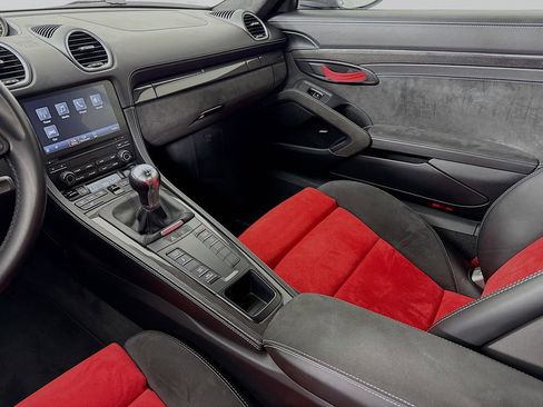 Certified 2020 Porsche 718 Cayman GT4 RWD image 25