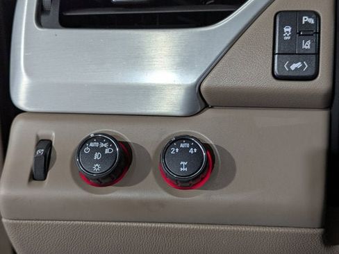 Used 2015 GMC Yukon XL SLT image 34