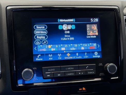 Used 2022 Nissan Frontier SV w/ SV Premium Package image 9