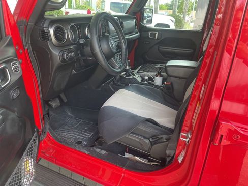 Used 2018 Jeep Wrangler Unlimited Sport S AWD/4WD image 5