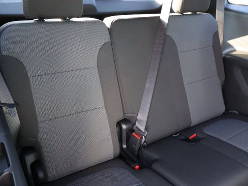 Used 2023 Chevrolet Traverse LT FWD image 37