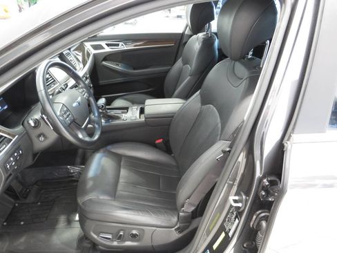 Used 2018 Genesis G80 3.8 RWD image 13