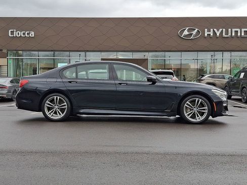 Used 2016 BMW 750i xDrive AWD/4WD image 10