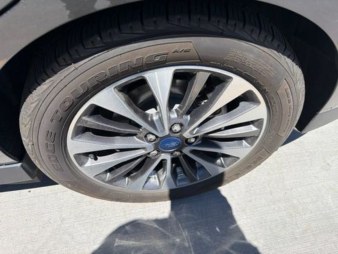 Used 2018 Ford C-MAX Titanium w/ Equipment Group 301A FWD image 6