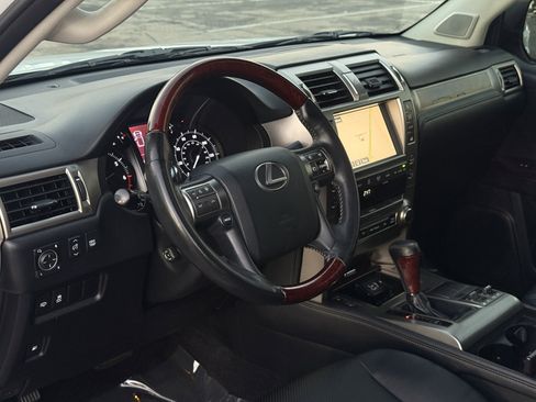 Used 2014 Lexus GX 460 image 13