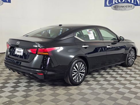 Used 2024 Nissan Altima 2.5 SV image 5