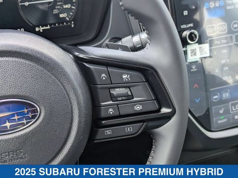 Used 2025 Subaru Forester Premium AWD/4WD image 18