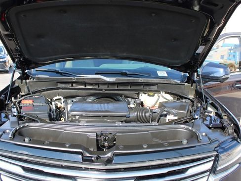 Used 2022 Cadillac Escalade ESV Premium Luxury Platinum image 13