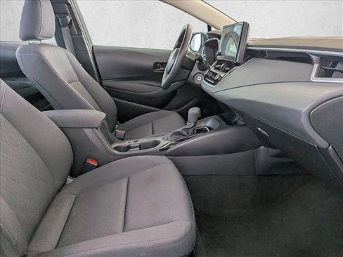 Used 2025 Toyota Corolla LE image 18