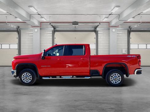 Used 2023 Chevrolet Silverado 2500 LT w/ Advanced Trailering Package image 4