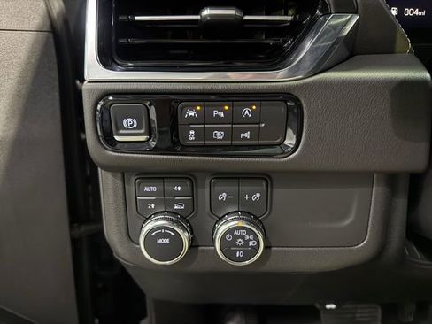 Certified 2025 GMC Yukon XL Denali image 26