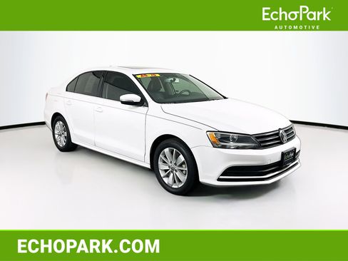 Used 2016 Volkswagen Jetta SE FWD image 1