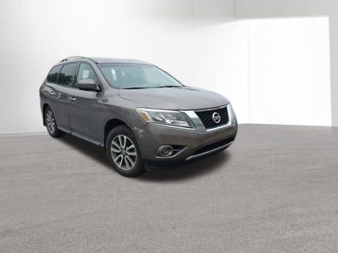 Used 2014 Nissan Pathfinder SV AWD/4WD image 3