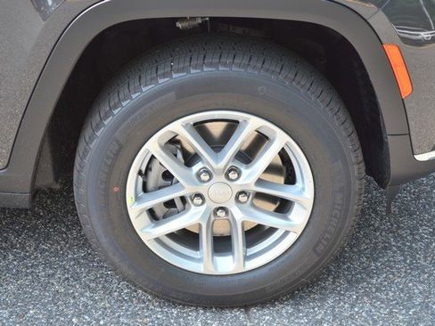 New 2025 Jeep Grand Cherokee L Laredo w/ Luxury Tech Group I image 10