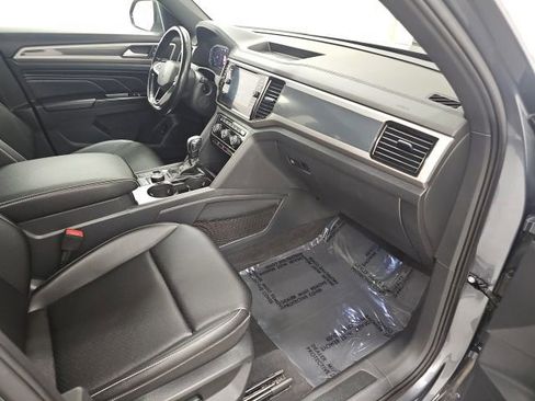 Used 2020 Volkswagen Atlas Cross Sport SEL AWD/4WD image 37