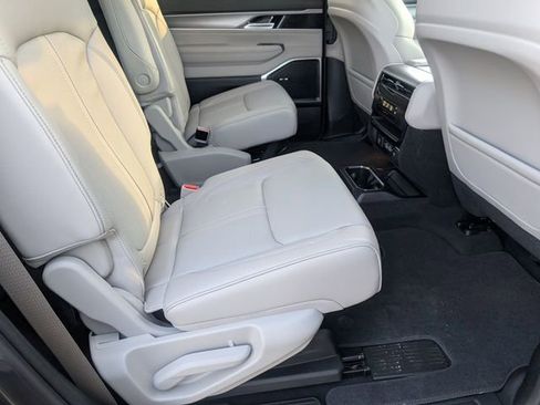 New 2026 Jeep Grand Wagoneer 2WD image 30