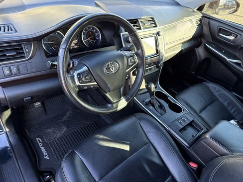 Used 2017 Toyota Camry XLE image 11