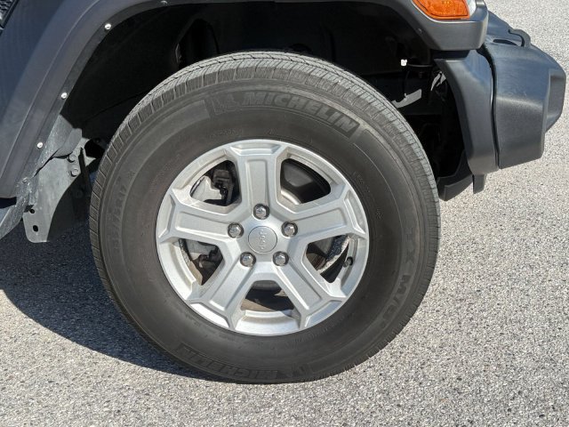 Used 2022 Jeep Wrangler Sport AWD/4WD image 10