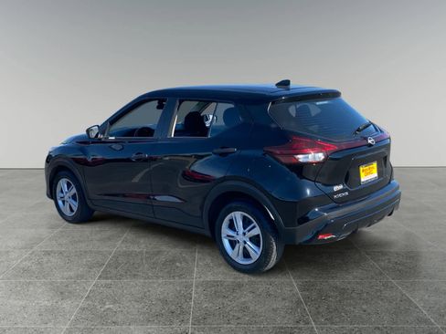 Used 2024 Nissan Kicks S image 3