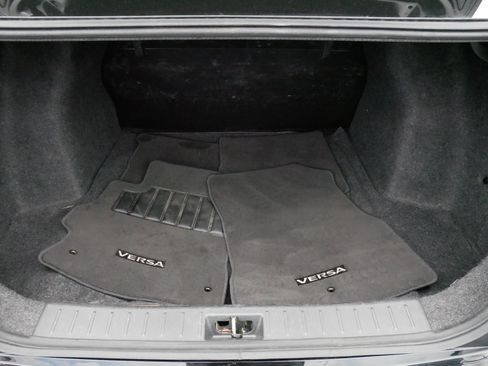 Used 2024 Nissan Versa S w/ Trunk Package FWD image 18
