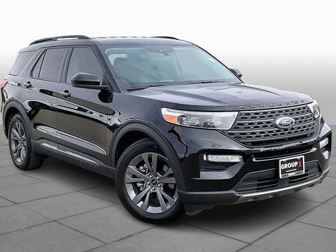 Used 2023 Ford Explorer XLT w/ Equipment Group 202A image 2
