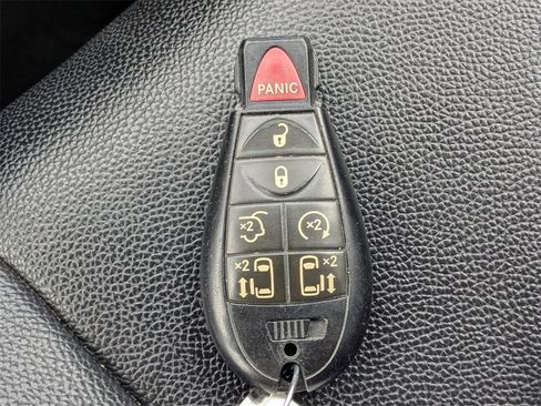 Used 2019 Dodge Grand Caravan SXT image 32