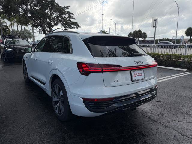 Used 2024 Audi Q8 e-tron Premium Plus w/ Premium Plus Package AWD/4WD image 4