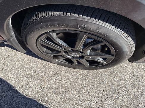 Used 2022 Nissan Kicks SR w/ Premium Package image 4