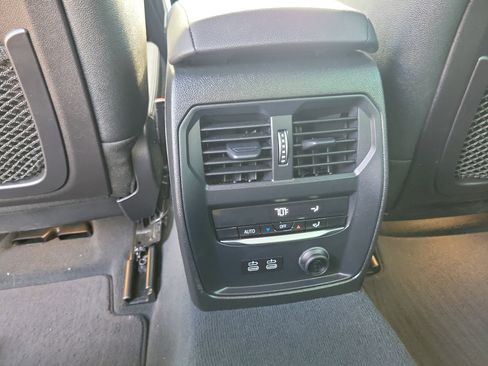 Used 2020 BMW 330i Sedan w/ Convenience Package image 16