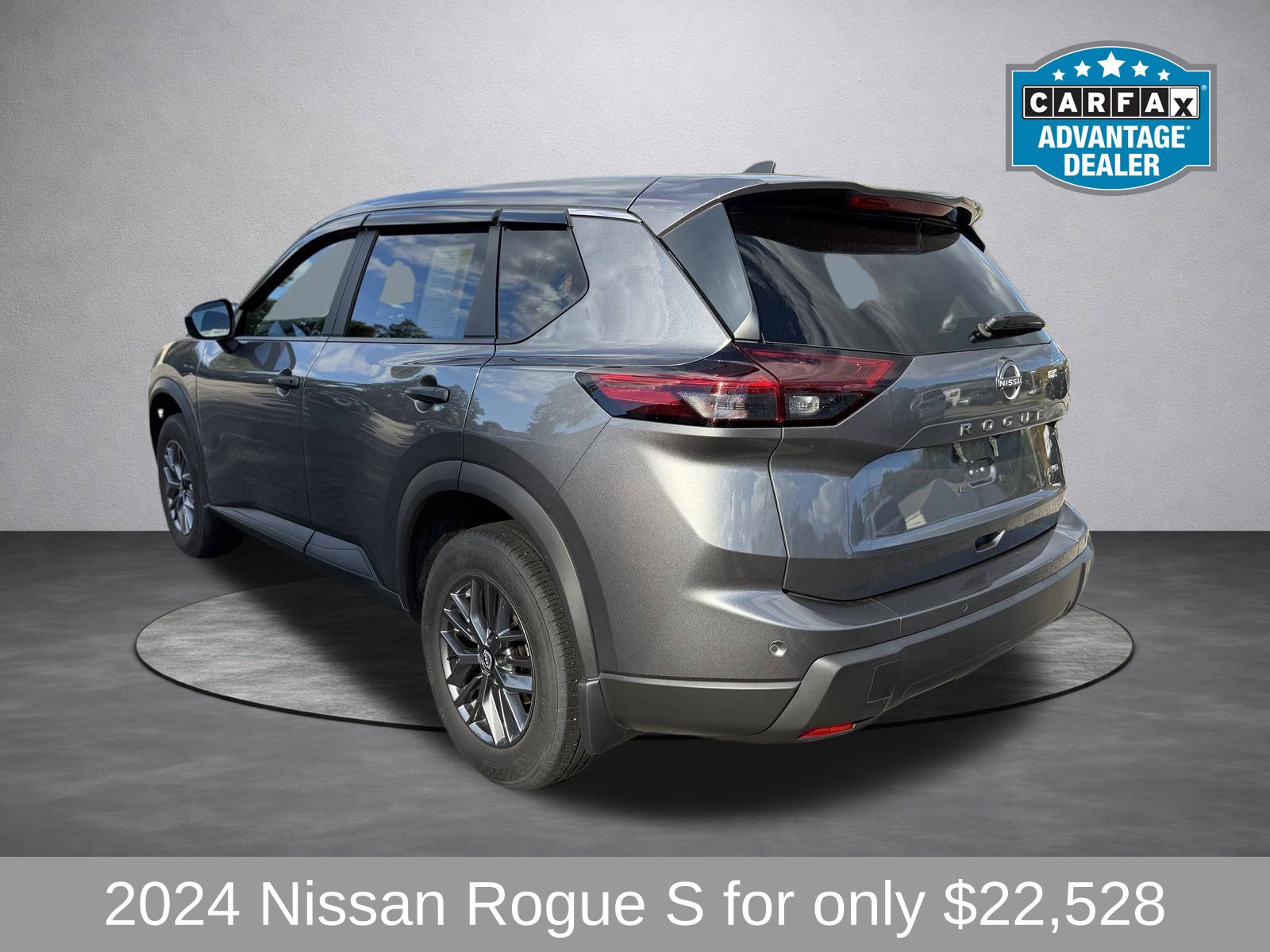 Used 2024 Nissan Rogue S AWD/4WD image 7