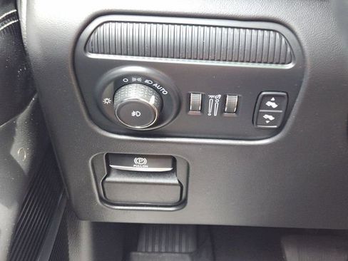 Used 2022 Jeep Grand Wagoneer Series II AWD/4WD image 23
