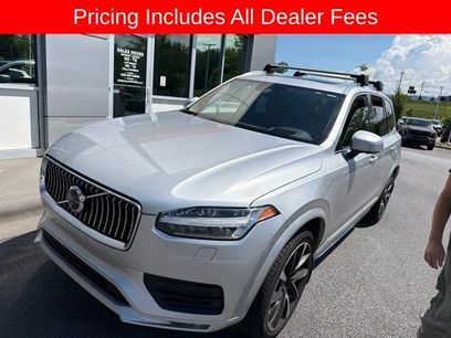 Used 2021 Volvo XC90 T6 Momentum w/ Advanced Package