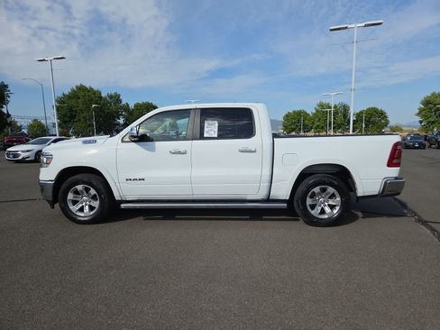 Used 2022 RAM 1500 Laramie AWD/4WD image 11