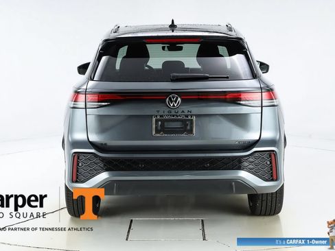 Used 2025 Volkswagen Tiguan SE R-Line AWD/4WD image 47