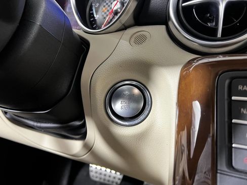 Used 2019 Mercedes-Benz SLC 300 w/ Premium Package image 33