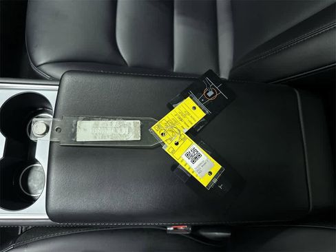 Used 2023 Tesla Model 3 Performance image 33