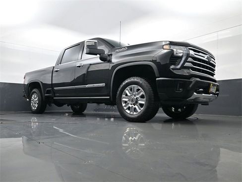 Certified 2025 Chevrolet Silverado 2500 High Country w/ Technology Package image 23