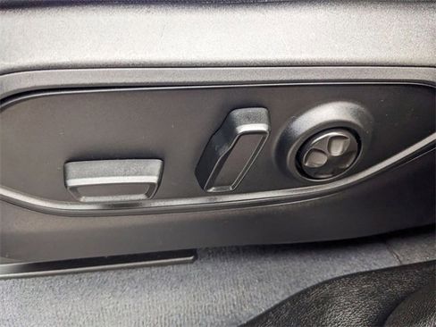 Certified 2023 Jeep Grand Cherokee L Laredo image 8