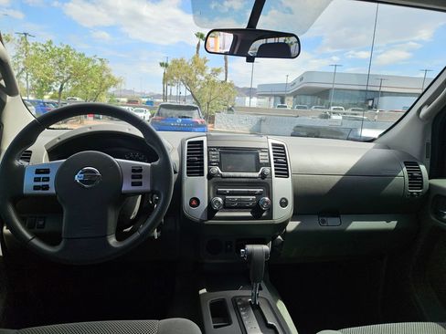 Used 2016 Nissan Frontier SV RWD image 11