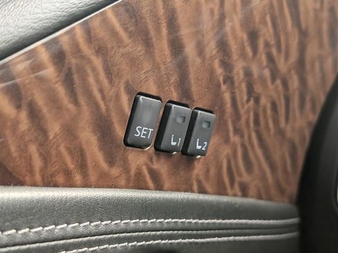Used 2017 Nissan Armada Platinum w/ Captain Seat Package RWD image 12