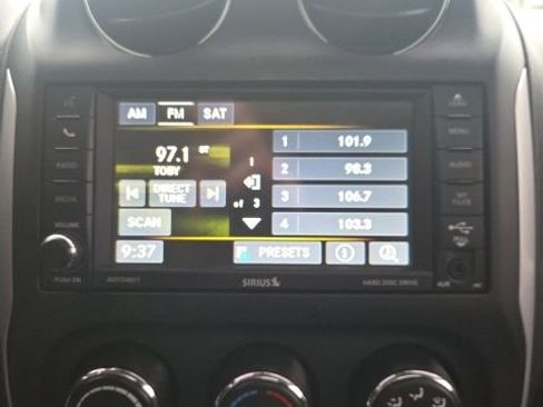 Used 2016 Jeep Compass High Altitude image 23