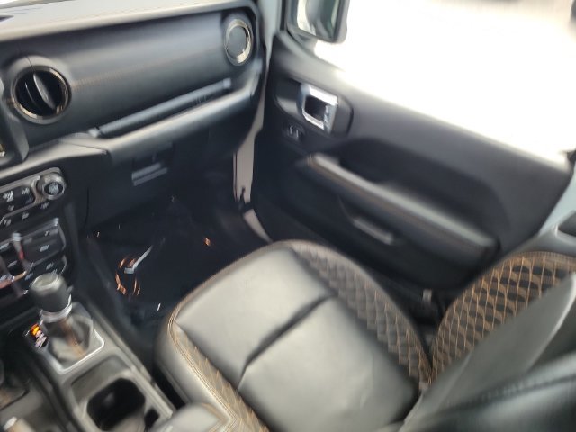 Used 2022 Jeep Wrangler Unlimited Sahara AWD/4WD image 16