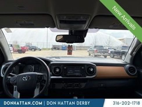 Used 2019 Toyota Tacoma SR5 image 11